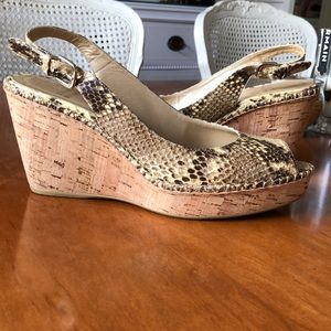 Stuart Weitzman 9.5N “Jean” in Roccis Serpent